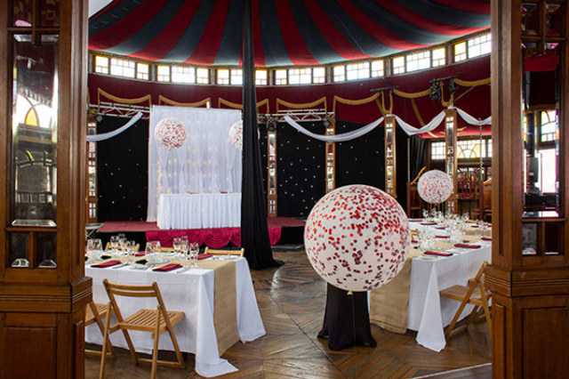 Weddings in The Famous Spiegeltent
